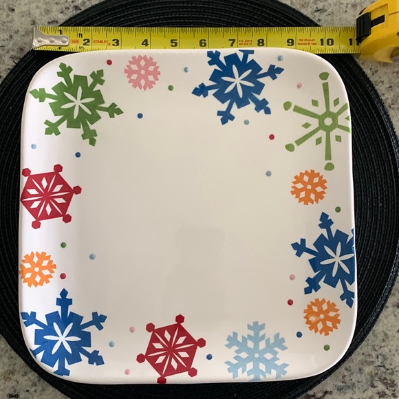 home sleddin hill china Other - Home Iron stone hand painted microwave and dishwasher safe snowflake plate 10”